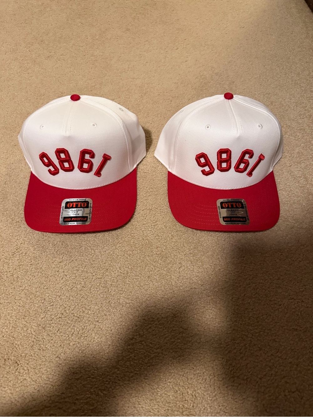 1986 Embroidered Snapback Hat
